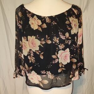 American Eagle Floral and Chiffon Off the shoulder 3/4 sleeve crop top  sizeS